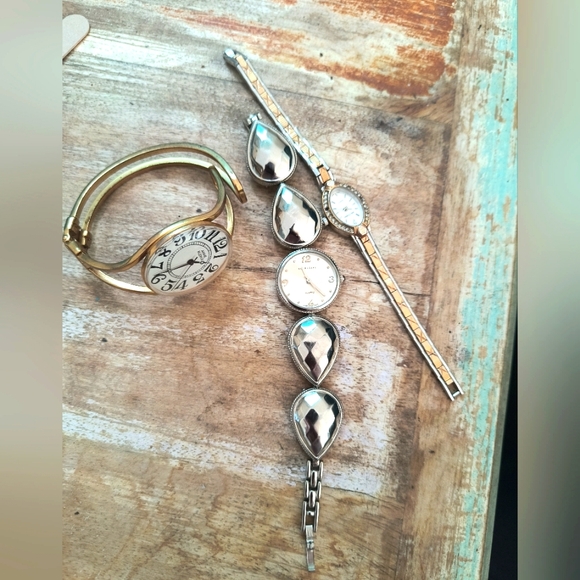 Kim Rogers Accessories - 3 watches prob just needs batteries  Kim Rogers,Ann Kline, Waltham.2 stones out